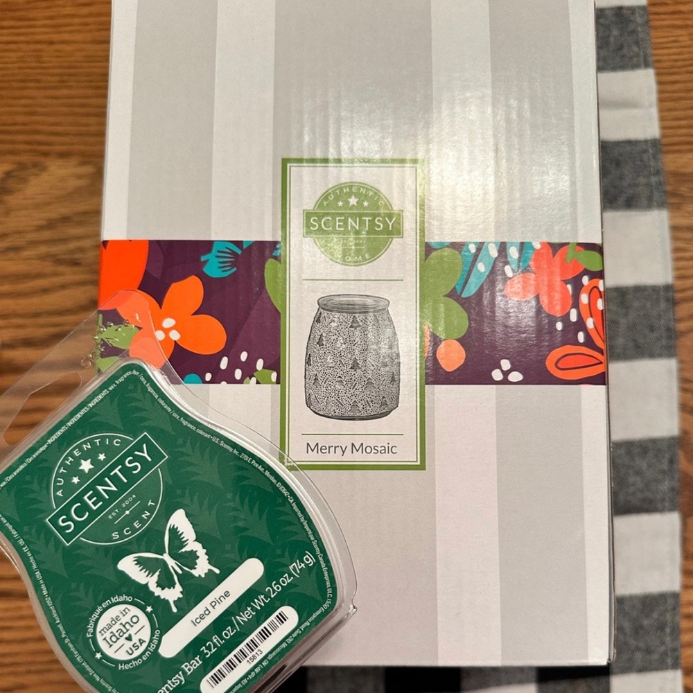 Brand New Merry Mosaic Warmer with Wax Bar
